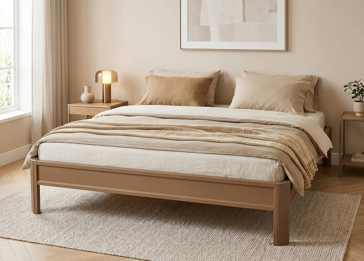 Metallbett ALIX 200x200 aus Aluminium – Bettgestell ohne Kopfteil - golden toffee