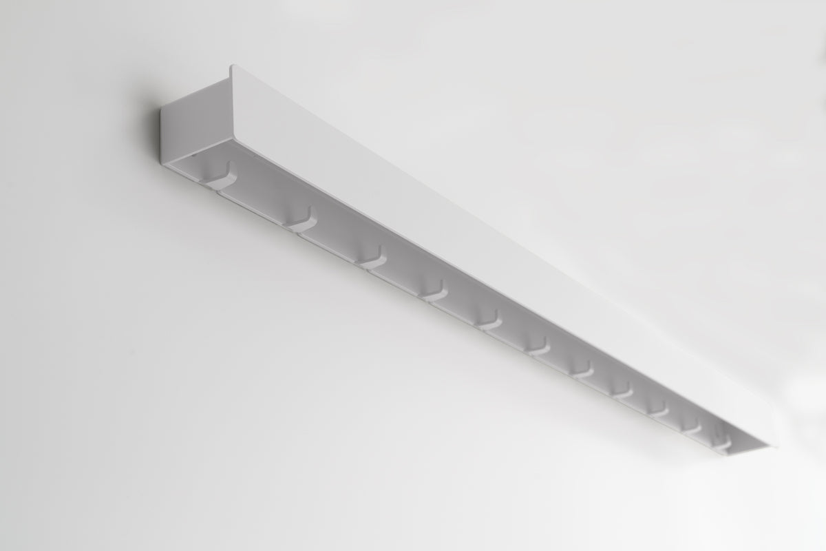Schmales Wandboard mit versteckten Haken | Garderobe, Ablage & Schlüsselbrett ENNE 11er - snow white