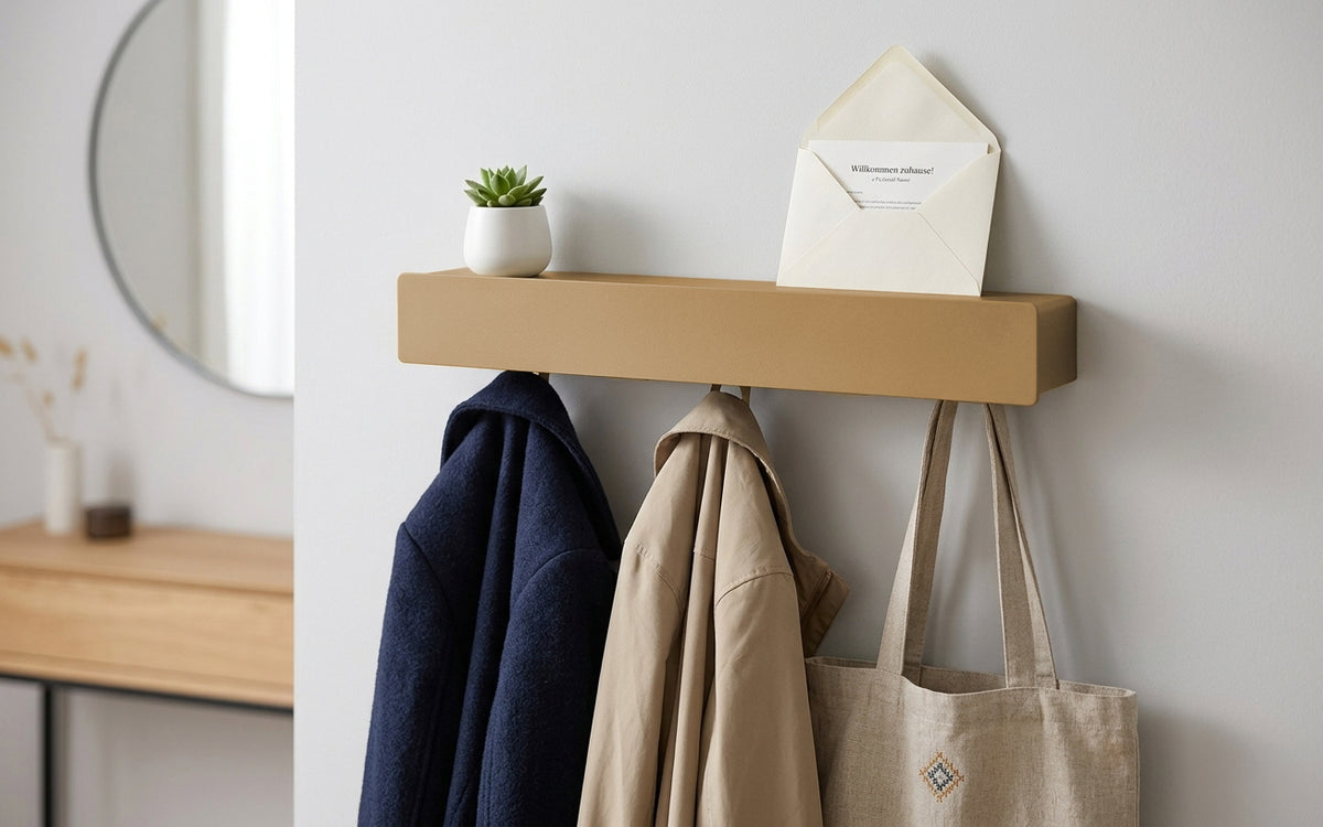Schmales Wandboard mit versteckten Haken | Garderobe, Ablage & Schlüsselbrett ENNE 6er - golden toffee