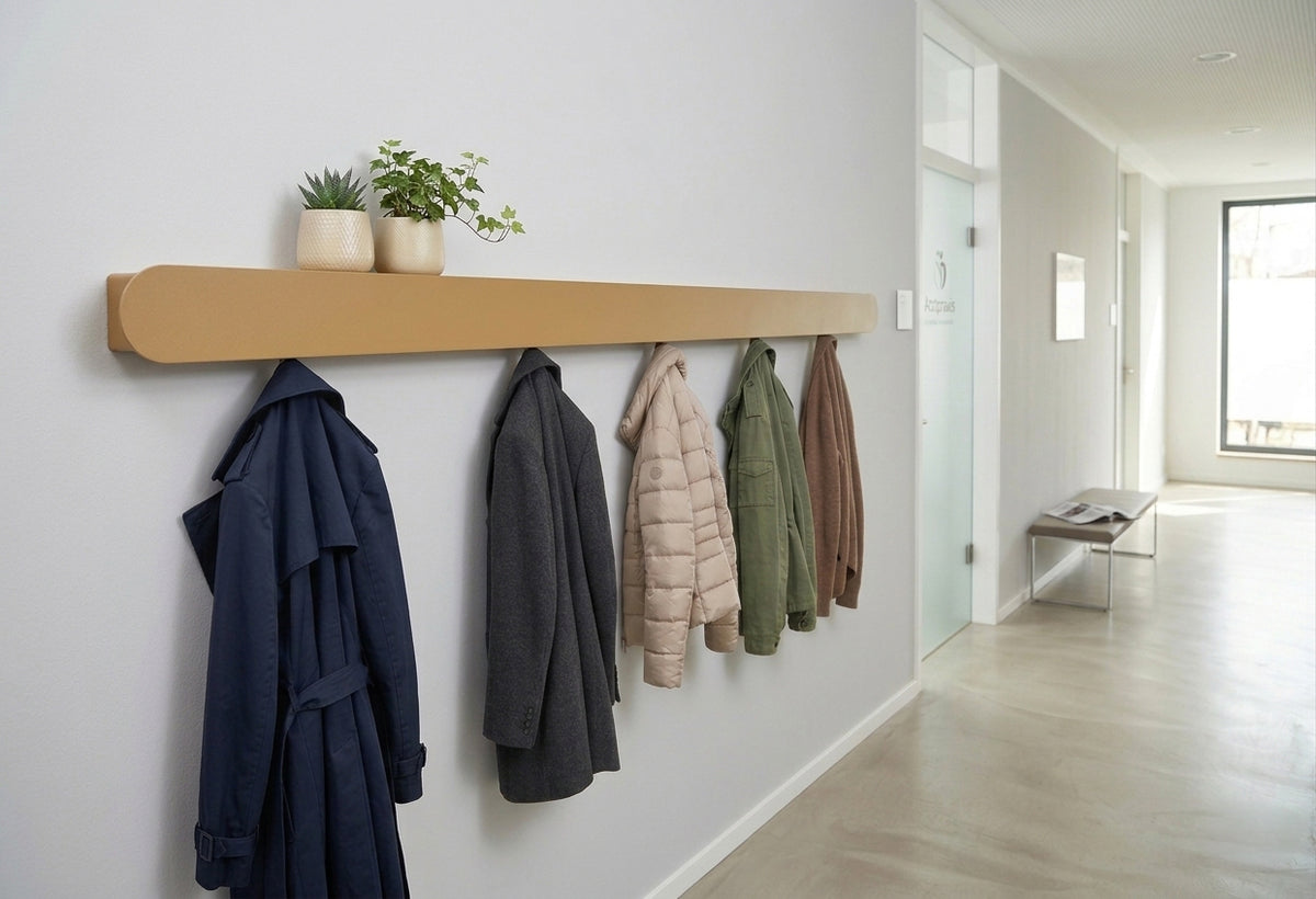 Schmales Wandboard mit versteckten Haken | Garderobe, Ablage & Schlüsselbrett ENNO 11er - golden toffee