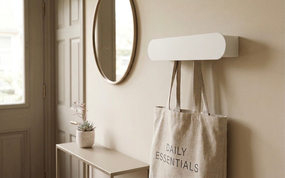 Schmales Wandboard mit versteckten Haken | Garderobe, Ablage & Schlüsselbrett ENNO 3er - snow white