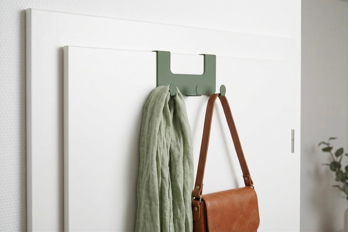 JOSH – Türgarderobe ohne Bohren | Türhakenleiste mit 3 Haken aus Stahl  - green forest