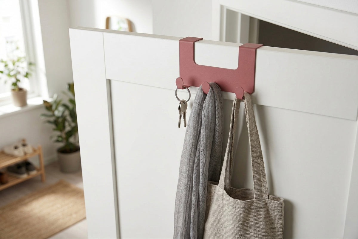 JOSH – Türgarderobe ohne Bohren | Türhakenleiste mit 3 Haken aus Stahl  - red chili