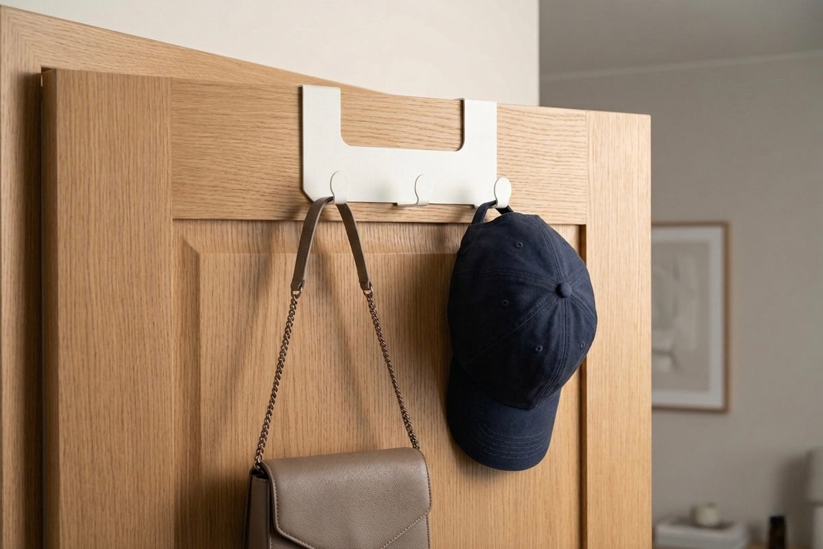 JOSH – Türgarderobe ohne Bohren | Türhakenleiste mit 3 Haken aus Stahl  - snow white