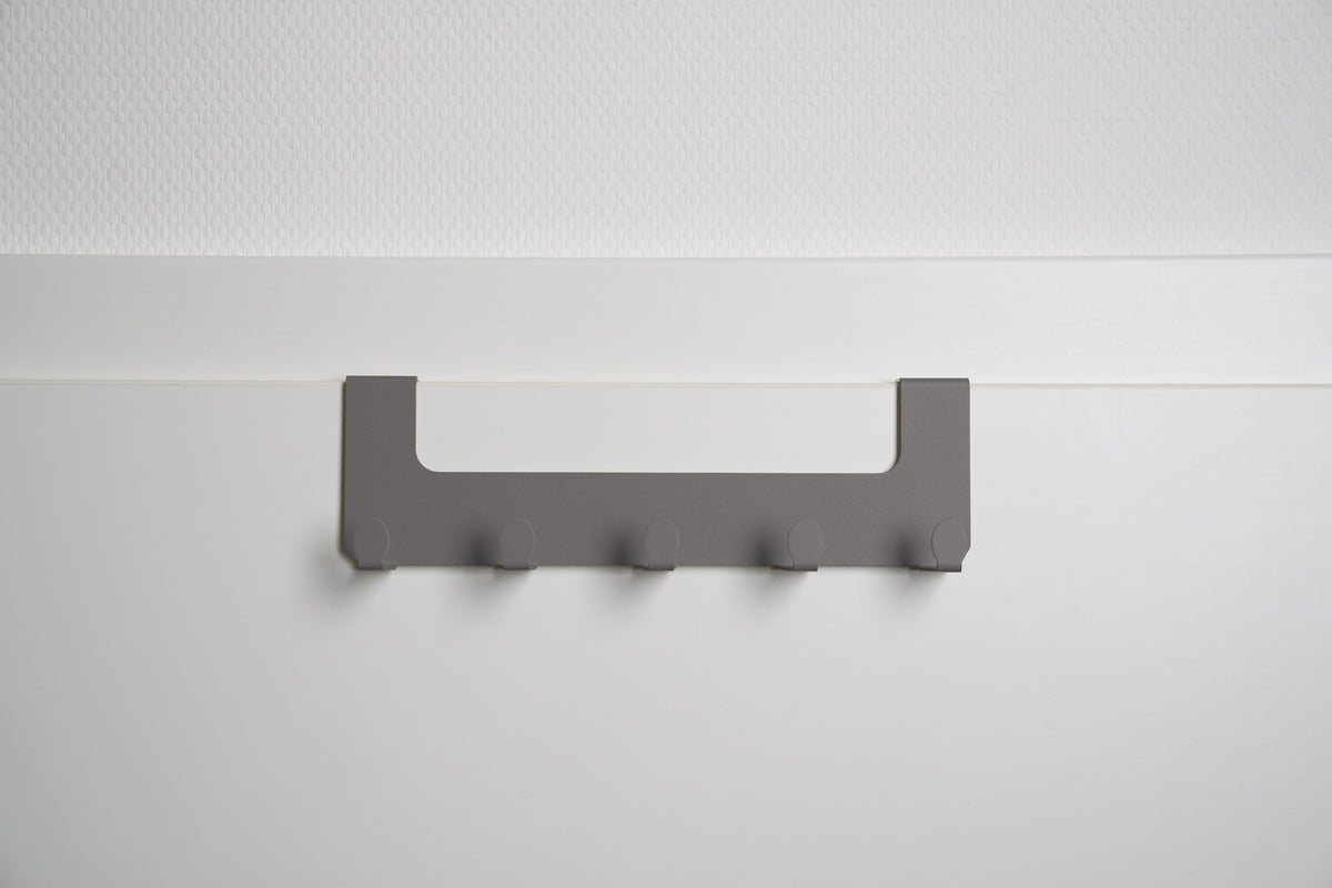 JOSH – Türgarderobe ohne Bohren | Türhakenleiste mit 5 Haken aus Stahl - carbon grey