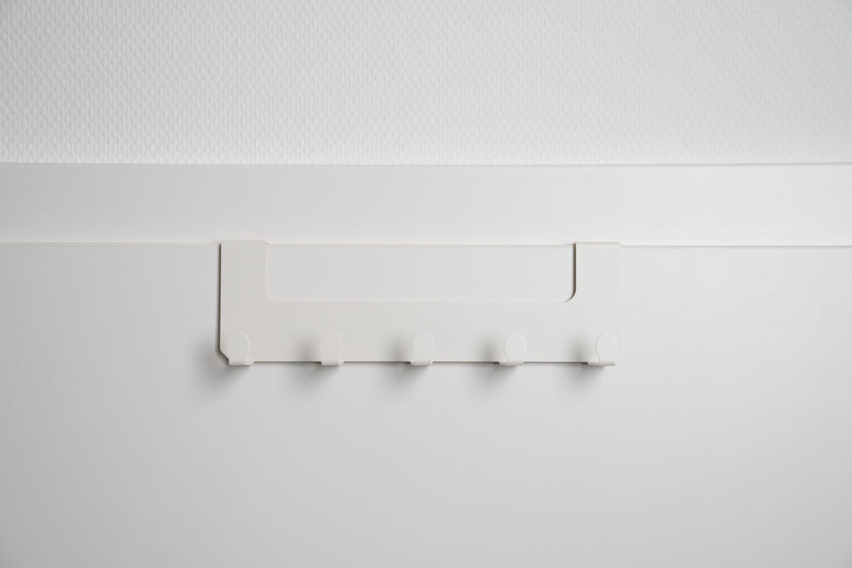 JOSH – Türgarderobe ohne Bohren | Türhakenleiste mit 5 Haken aus Stahl - snow white