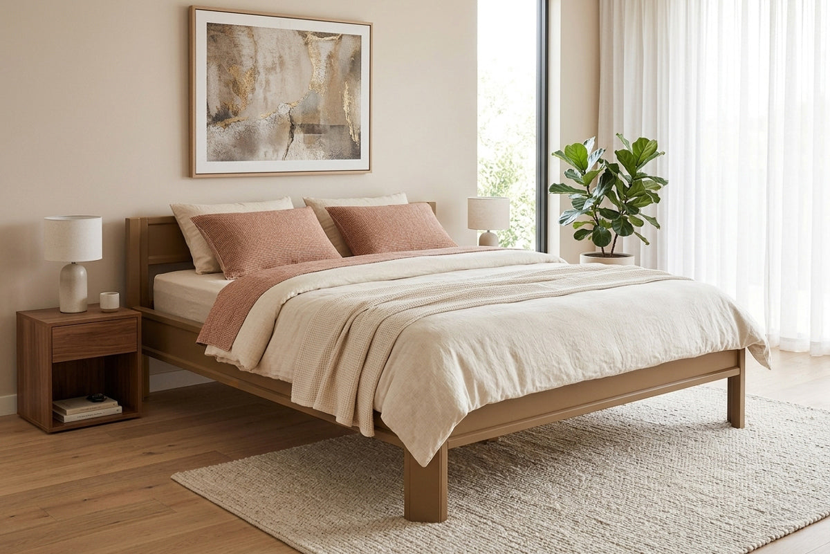 Metallbett ROMY 200x200 aus Aluminium – Bettgestell mit Kopfteil - golden toffee